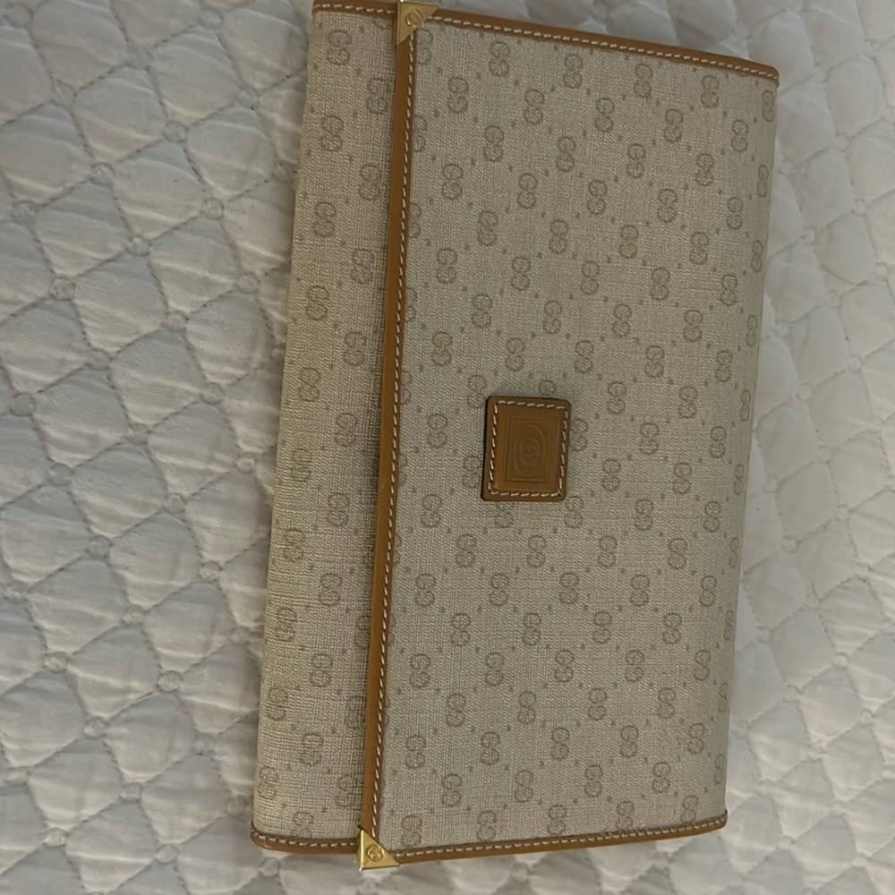 Authentic vintage Gucci Wallet